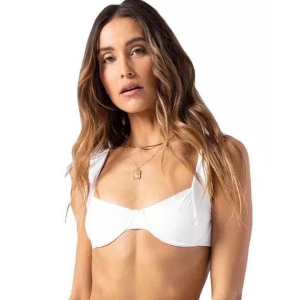 L Space NWT Medium white Tori swim bikini top LSTRT21